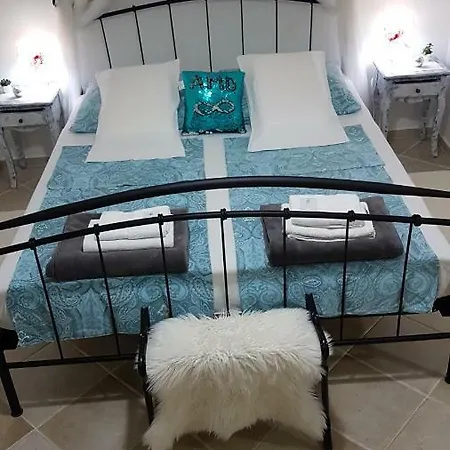 Amd Infinity Apartment Split