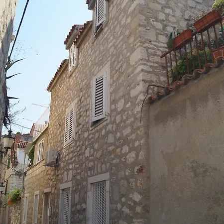 Amd Infinity Apartamento Split